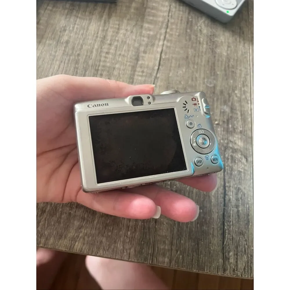 Canon PowerShot ELPH SD600 6MP Silver Digital Camera with Battery FOR PARTS